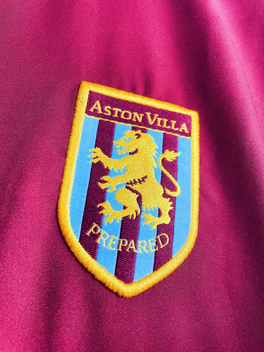 maillot vintage domicile d'Aston Villa 2003/2004