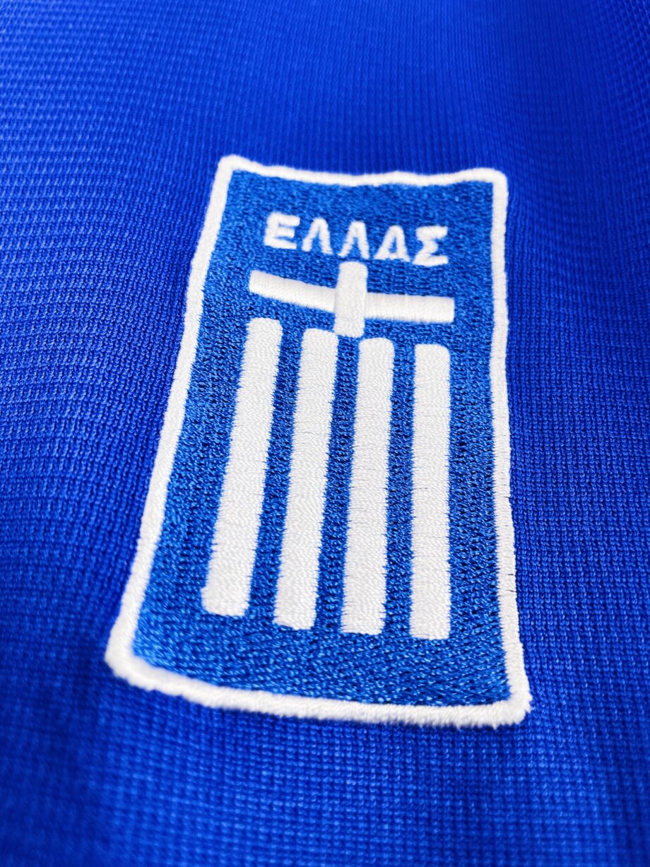 Maillot vintage de la Grèce pour l'Euro 2004 floqué Charisteas