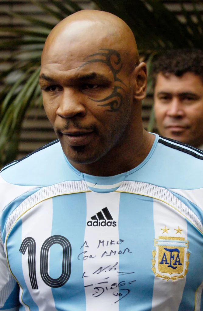 Mike Tyson et le maillot vintage de l'Argentine 2006