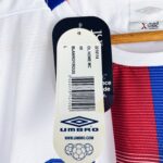 Maillot vintage domicile de l'Olympique Lyonnais 2004/2006 encore neuf avec étiquettes (BNWT)