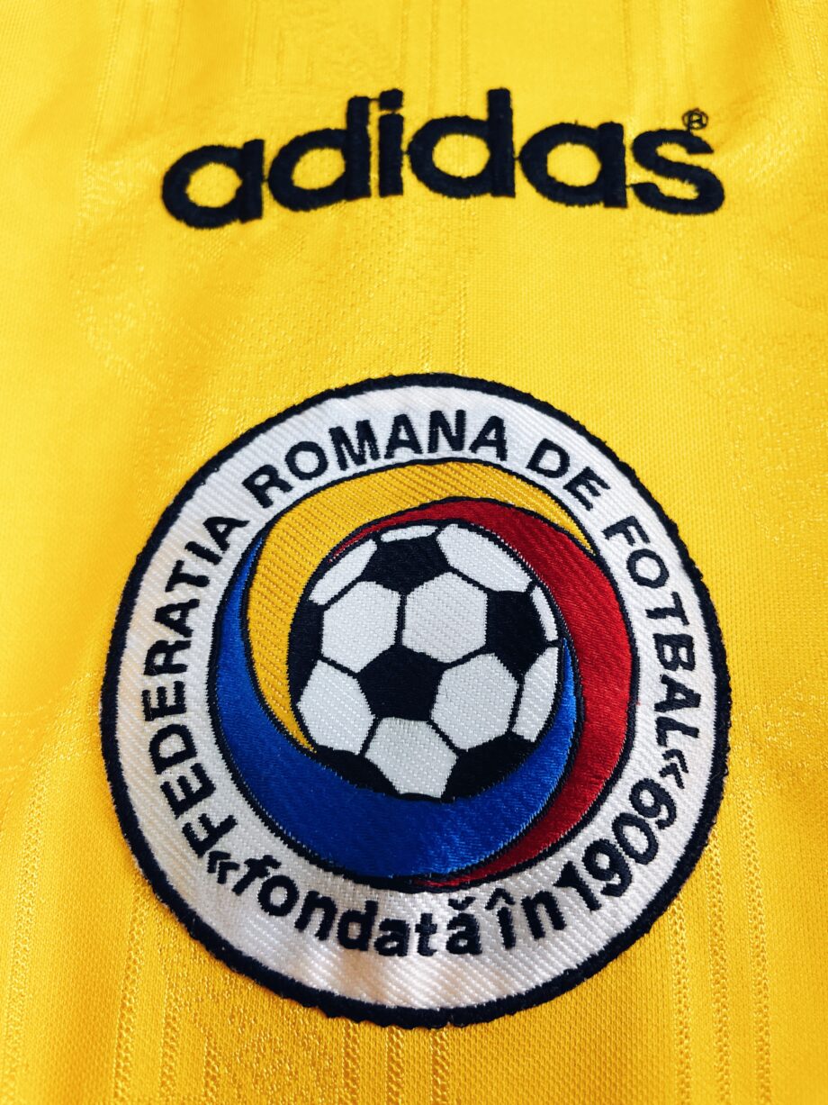 Maillot vintage domicile de la Roumanie 1996/1998