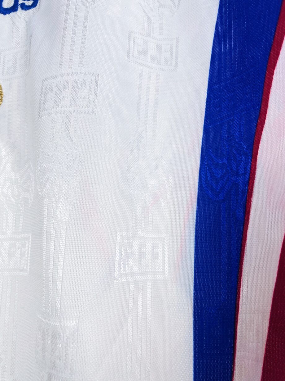 Maillot vintage extérieur de l'équipe de France 1996