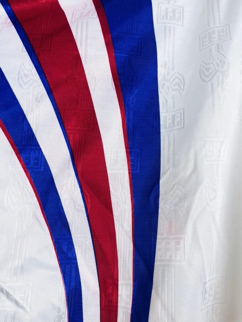 Maillot vintage extérieur de l'équipe de France 1996