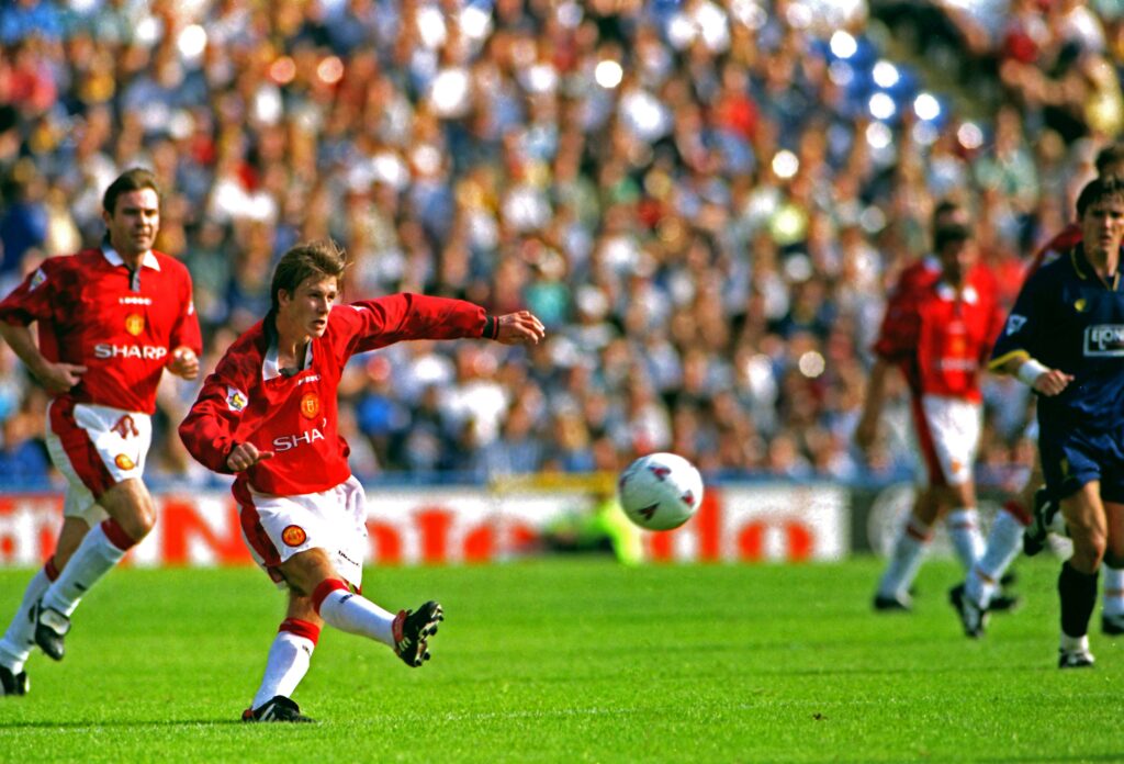 David Beckham avec le maillot vintage domicile de Manchester United 1996/1998
