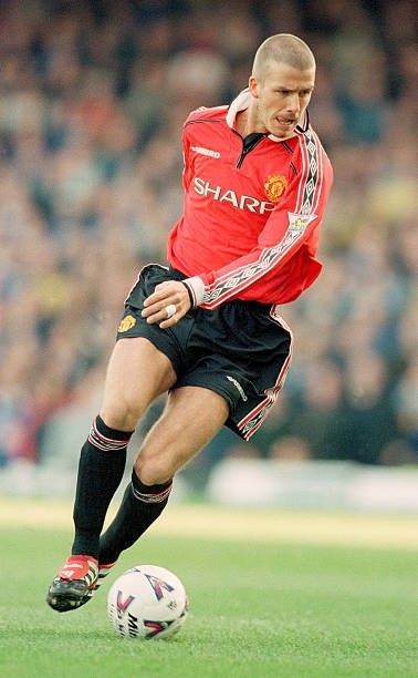 David Beckham avec le maillot vintage domicile de Manchester United 1998/2000