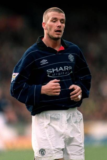 David Beckham avec le maillot vintage extérieur de Manchester United 1999/2000