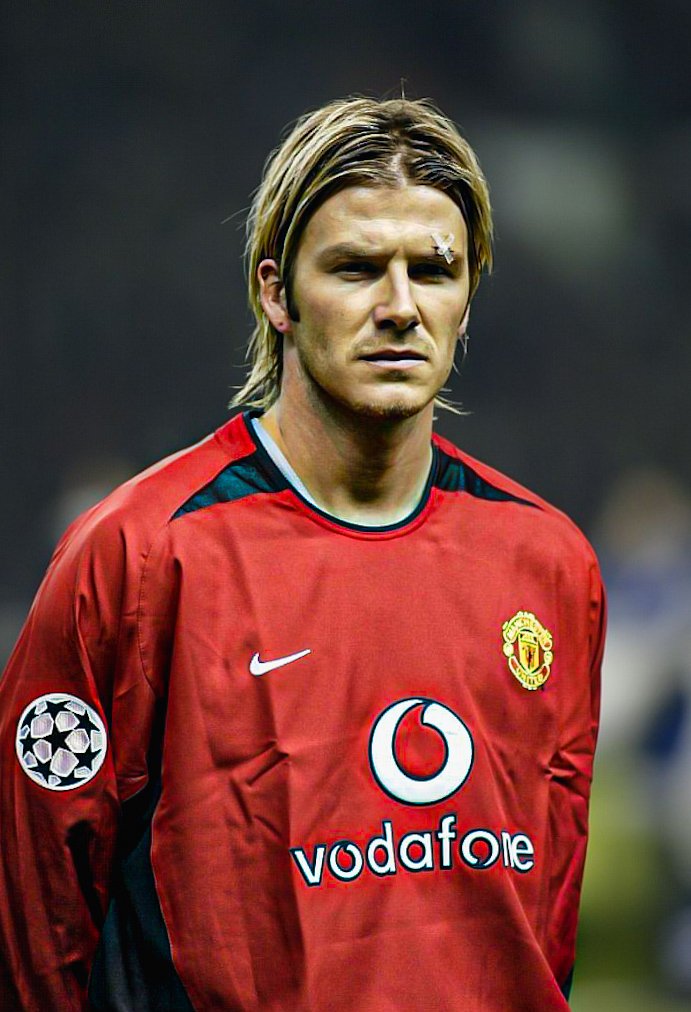 David Beckham avec le maillot vintage domicile de Manchester United 2002/2003