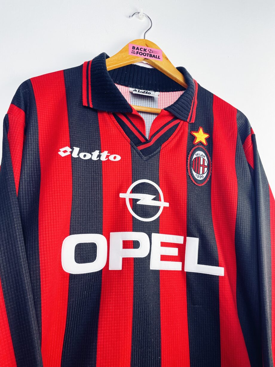 Maillot vintage domicile de l'AC Milan 1997/1998 manches longues