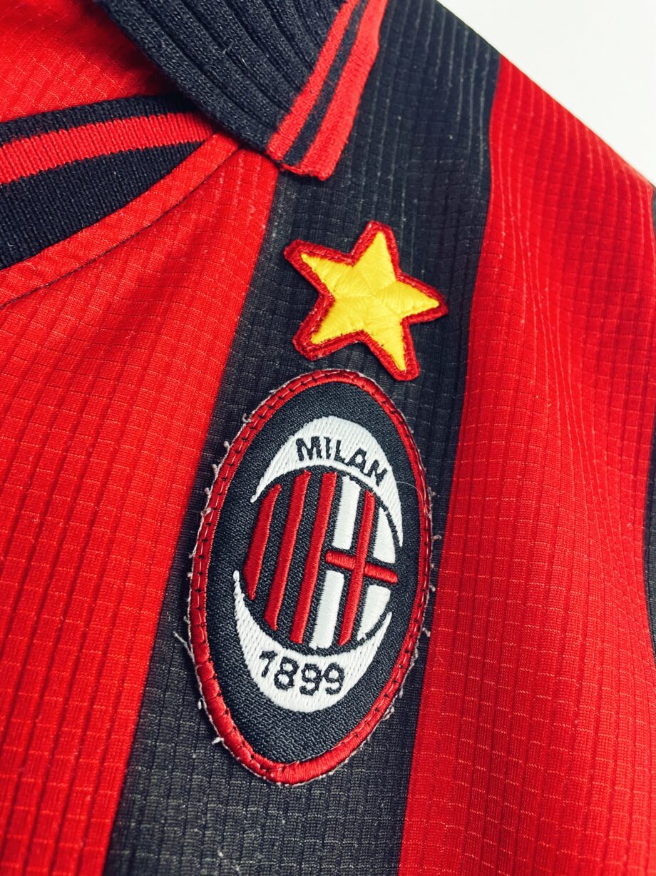 Maillot vintage domicile de l'AC Milan 1997/1998 manches longues