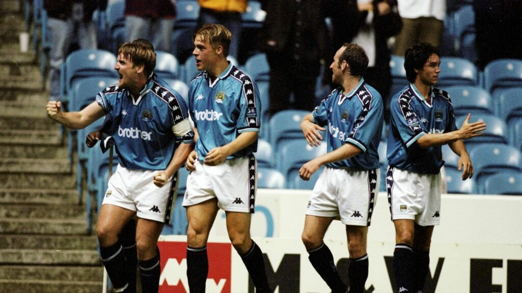 maillot vintage de Manchester City 1997/1999