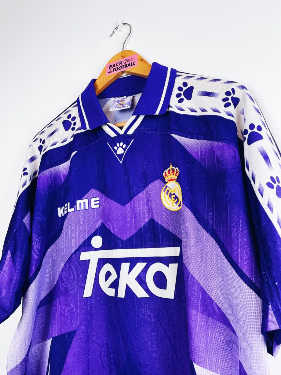 maillot vintage extérieur du Real Madrid 1996/1997