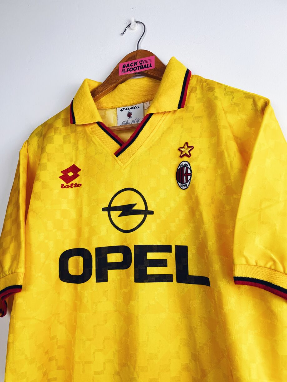 maillot vintage de l'AC Milan 1994/1996 third