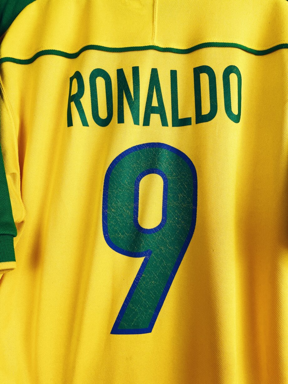 maillot vintage du Brésil 1998 domicile floqué Ronaldo