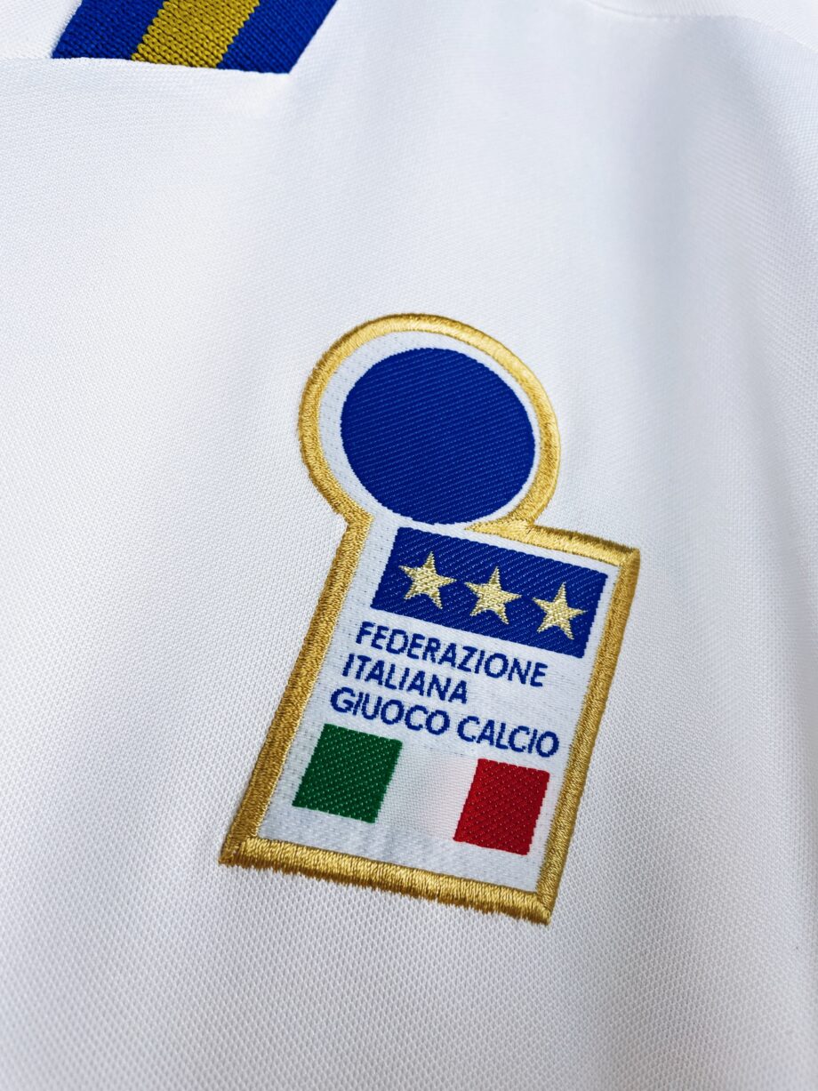 maillot vintage de l'Italie 1996 extérieur
