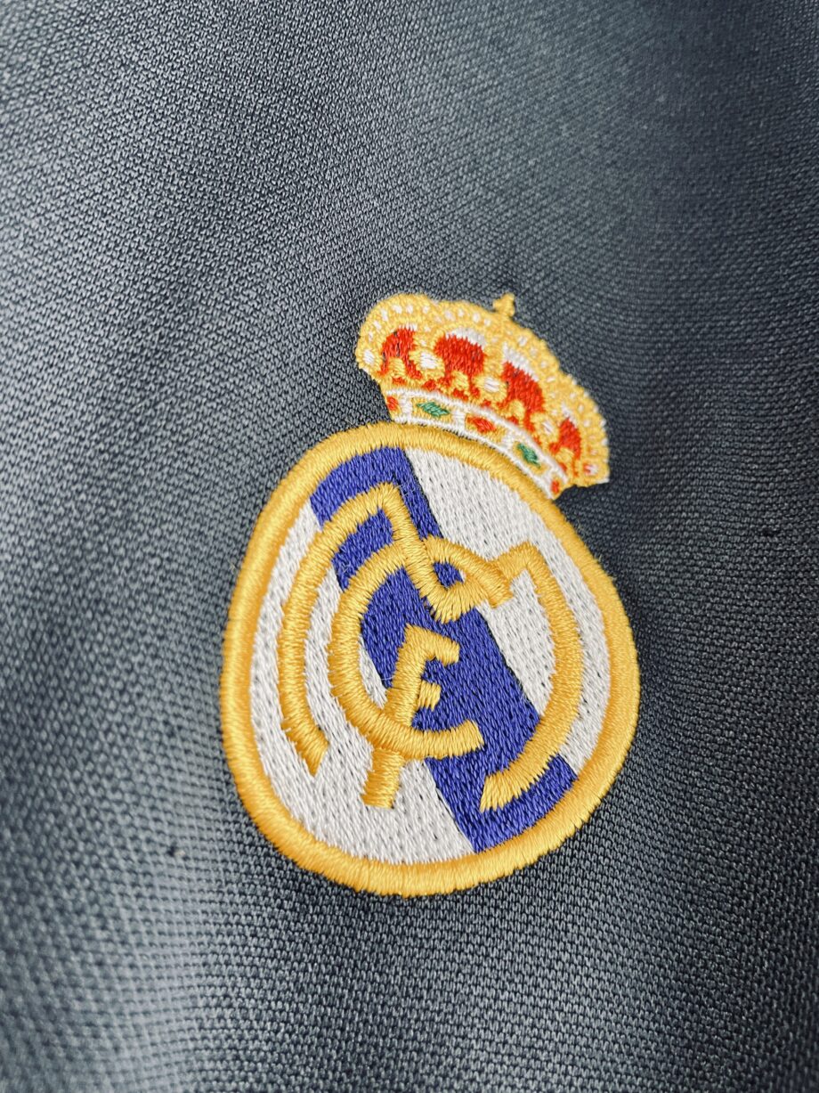 maillot vintage extérieur du Real Madrid 2002/2003 centenaire floqué Raúl