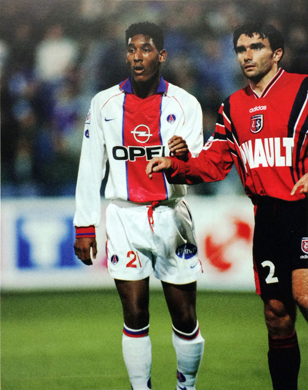 top 10 des plus beaux maillots du PSG : maillot vintage extérieur 1996/1997