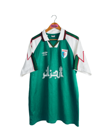 maillot vintage extérieur de l'Algérie 1997/1998 floqué du numéro 10