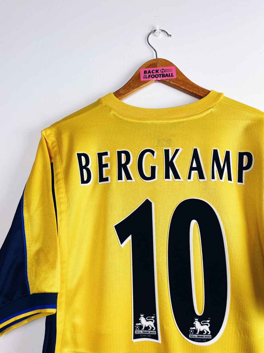 maillot vintage extérieur d'Arsenal 1999/2000 floqué Bergkamp