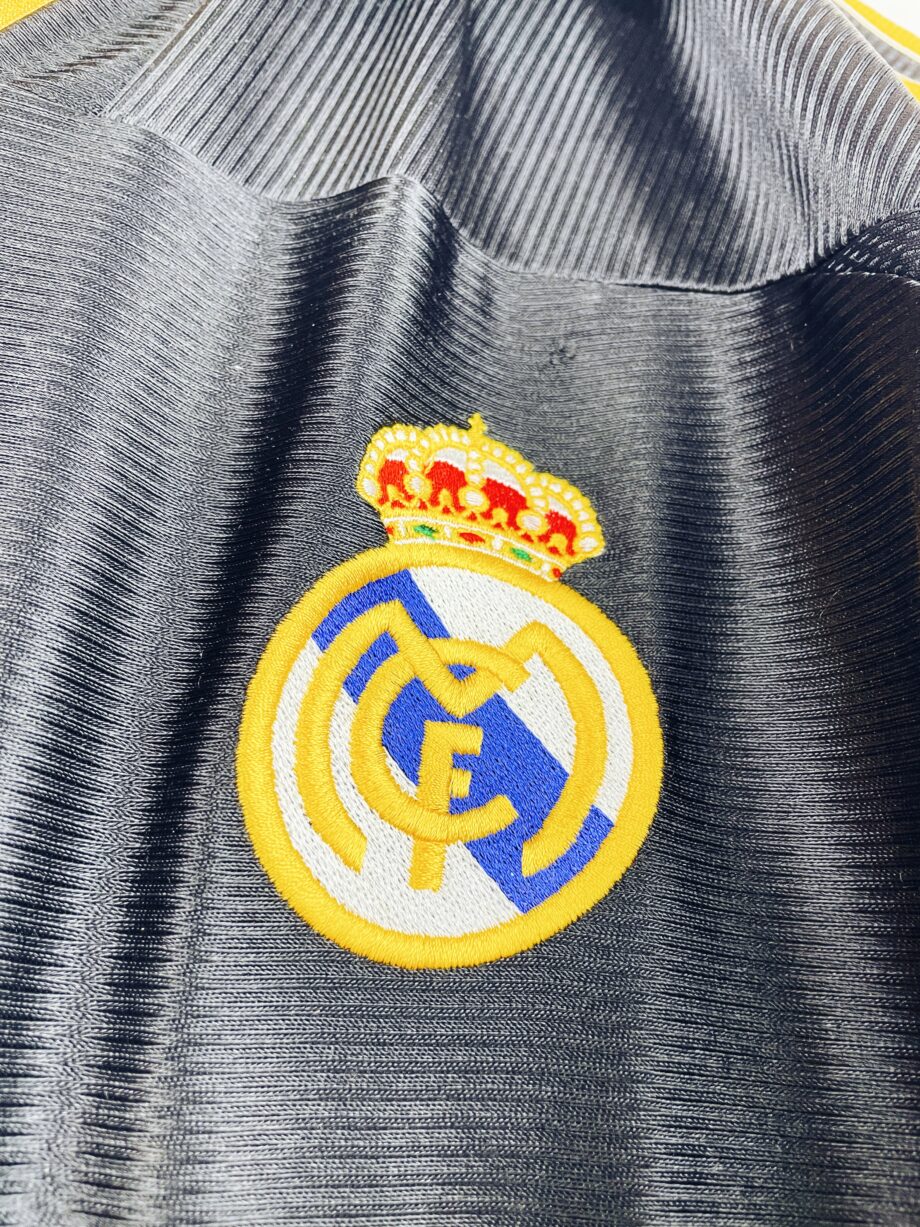 maillot vintage extérieur du Real Madrid 1999/2001