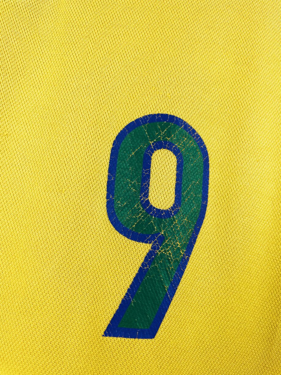 maillot vintage domicile Brésil 1998 floqué Ronaldo #9