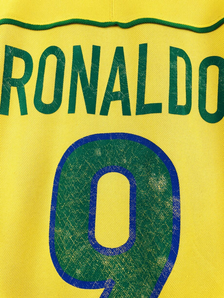 maillot vintage domicile Brésil 1998 floqué Ronaldo #9