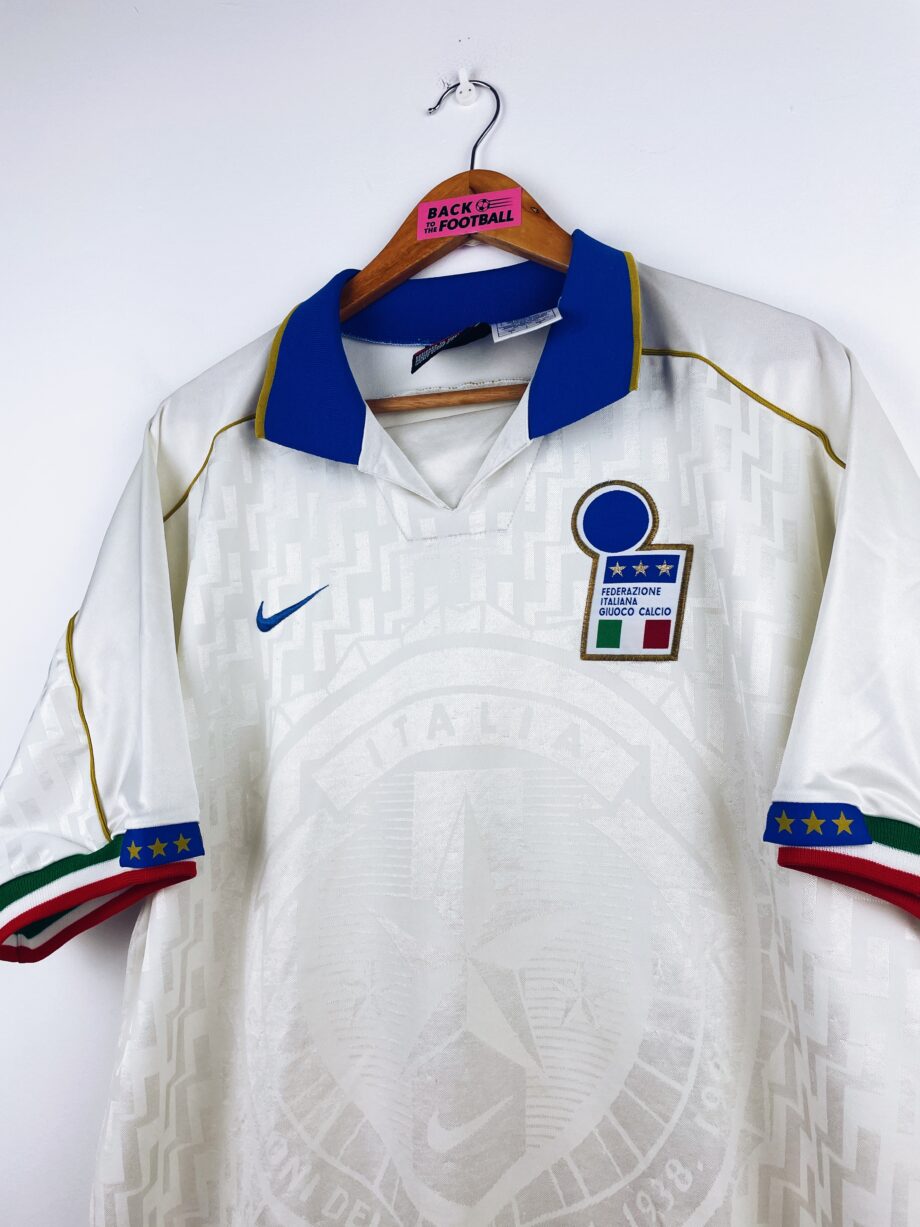 maillot vintage extérieur de l'Italie 1995