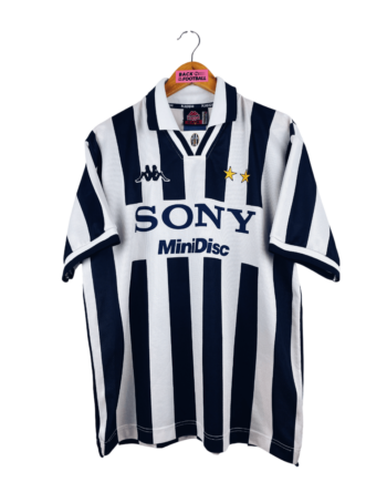 maillot vintage domicile de la Juventus 1996/1997 floqué du numéro 10