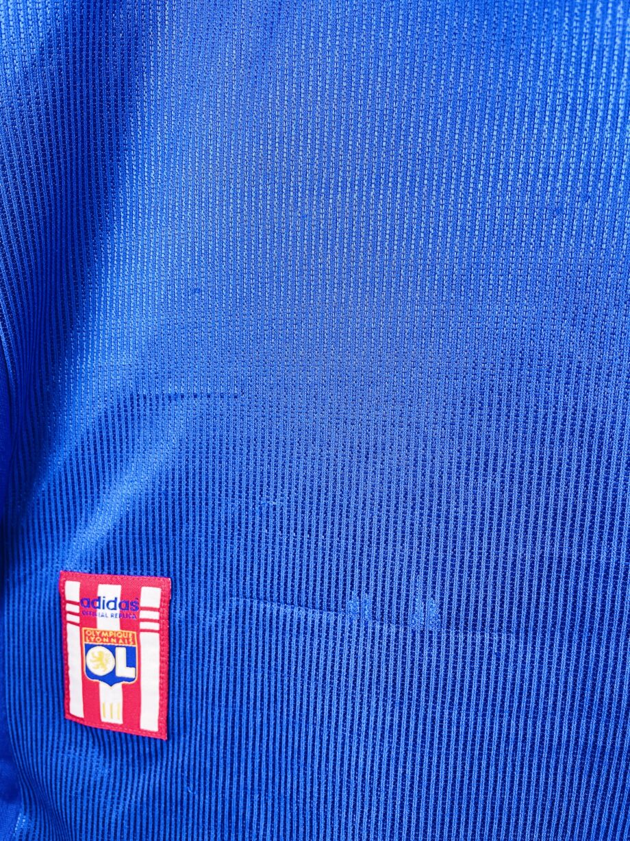 maillot vintage extérieur de l'OL 1998/2000 manches longues préparé pour le numéro 4 (match issue)