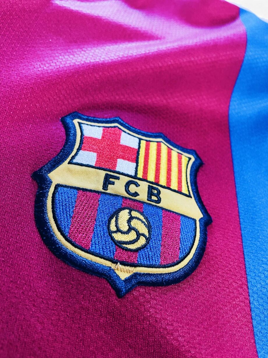 maillot vintage domicile FC Barcelone 2006/2007 floqué Ronaldinho #10