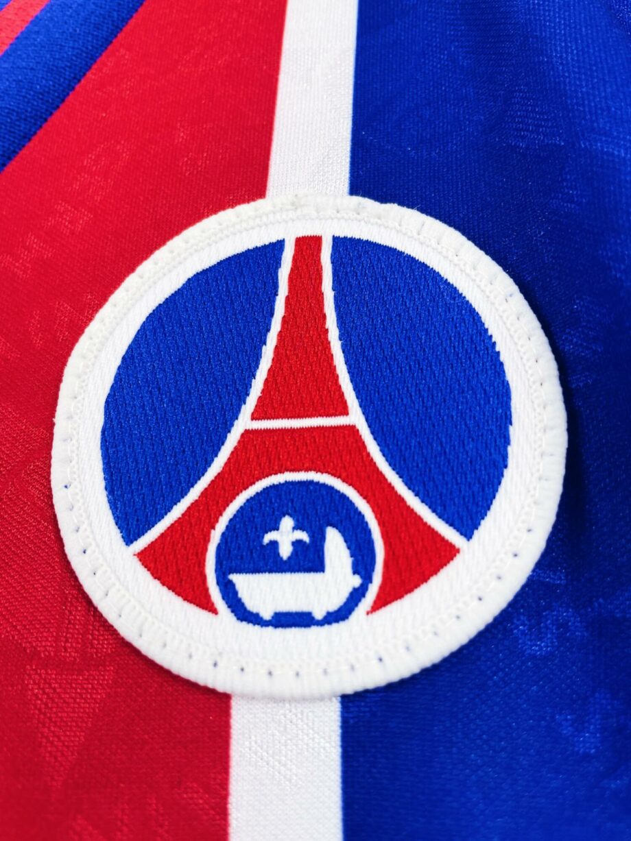maillot vintage domicile PSG 1995/1996 floqué du numéro 8