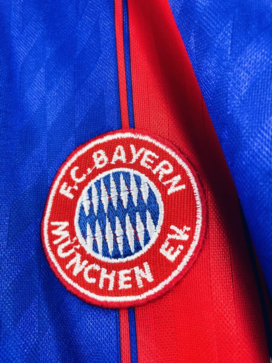 maillot vintage domicile Bayern Munich 1995/1997 signatures