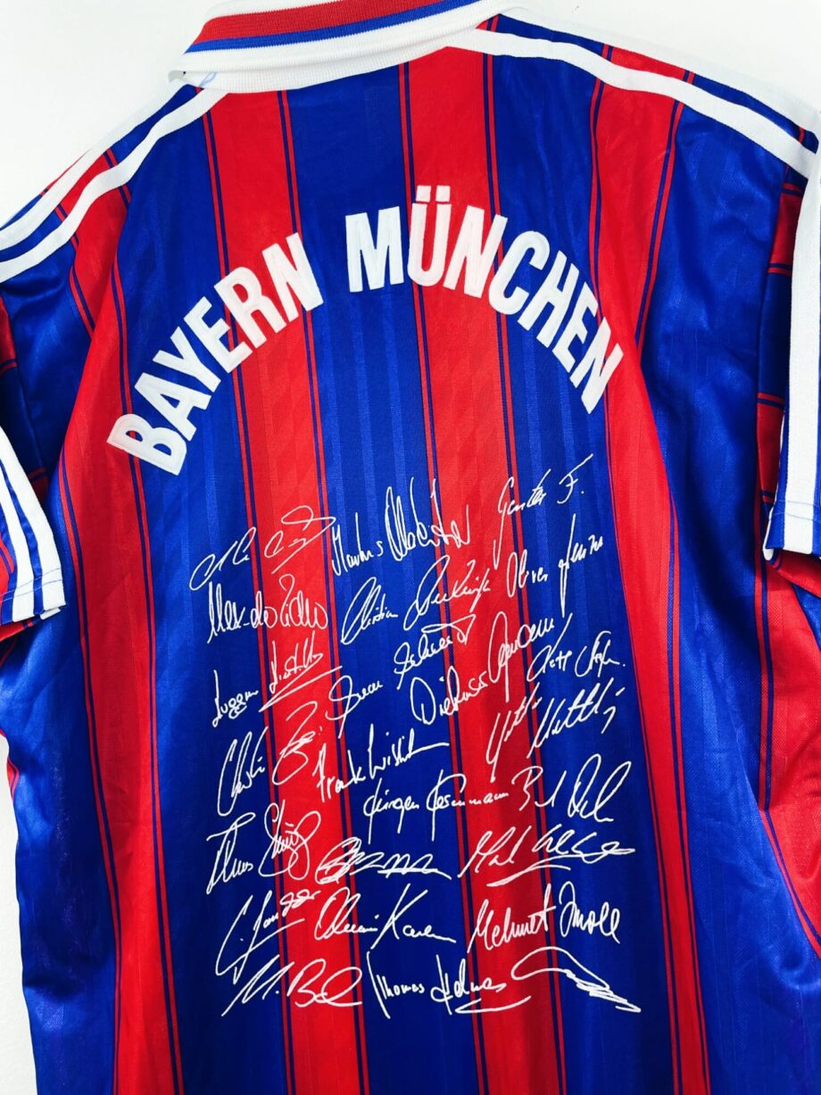 maillot vintage domicile Bayern Munich 1995/1997 signatures