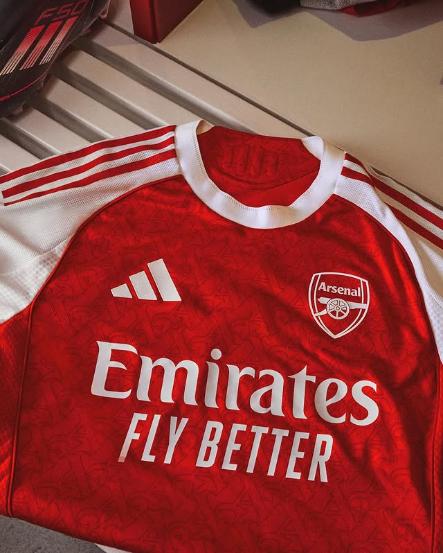 maillot domicile Arsenal 2025/2026