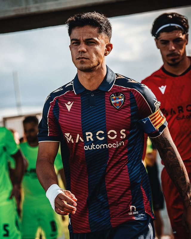 maillot domicile Levante 2025/2026