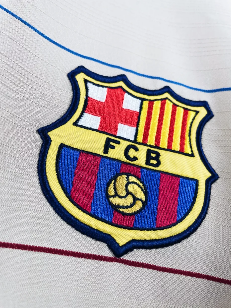 maillot vintage extérieur Barcelone 2003/2004 floqué Ronaldinho #10