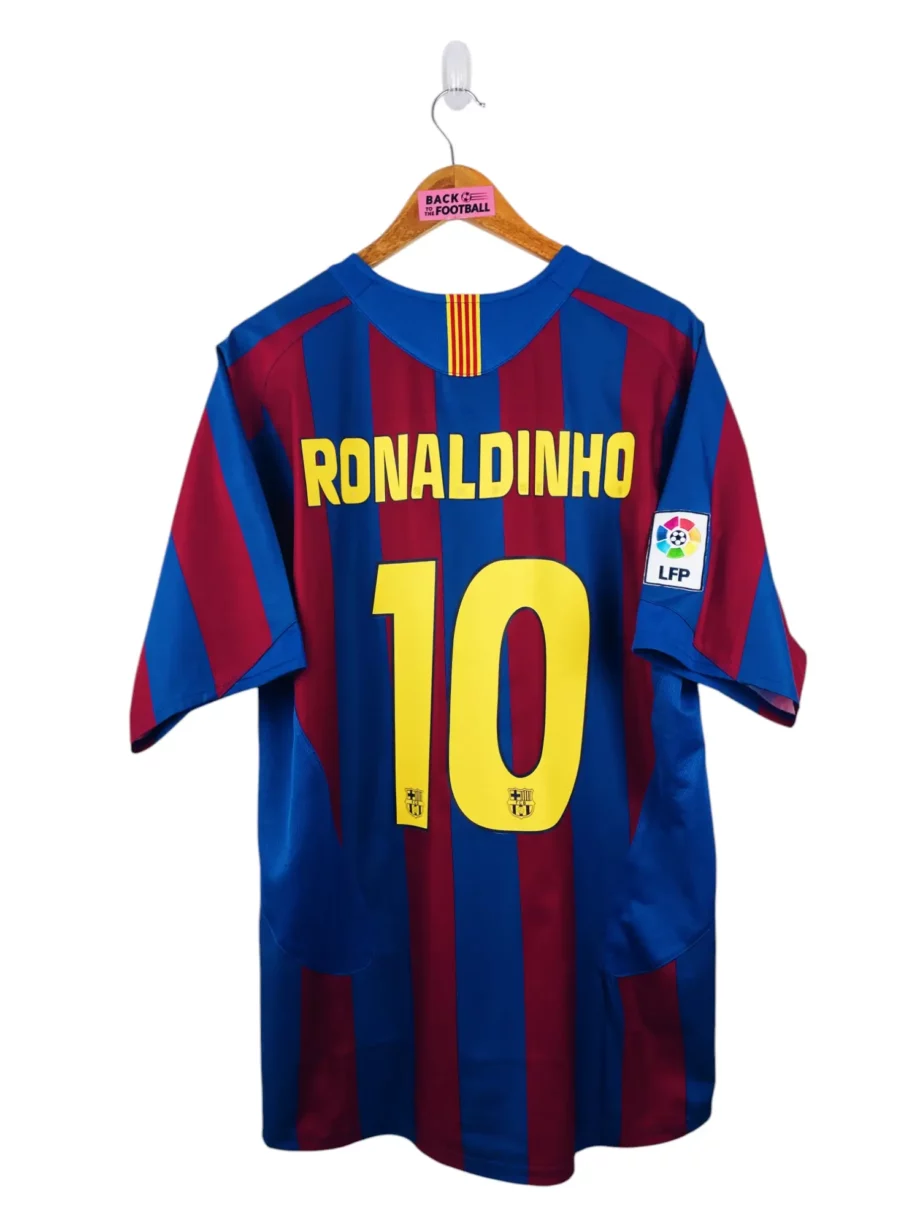maillot vintage domicile FC Barcelone 2005/2006 floqué Ronaldinho #10
