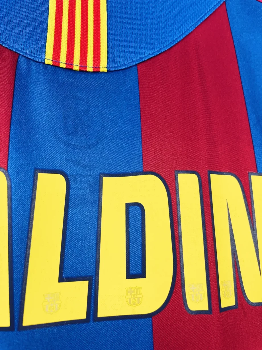maillot vintage domicile FC Barcelone 2005/2006 floqué Ronaldinho #10
