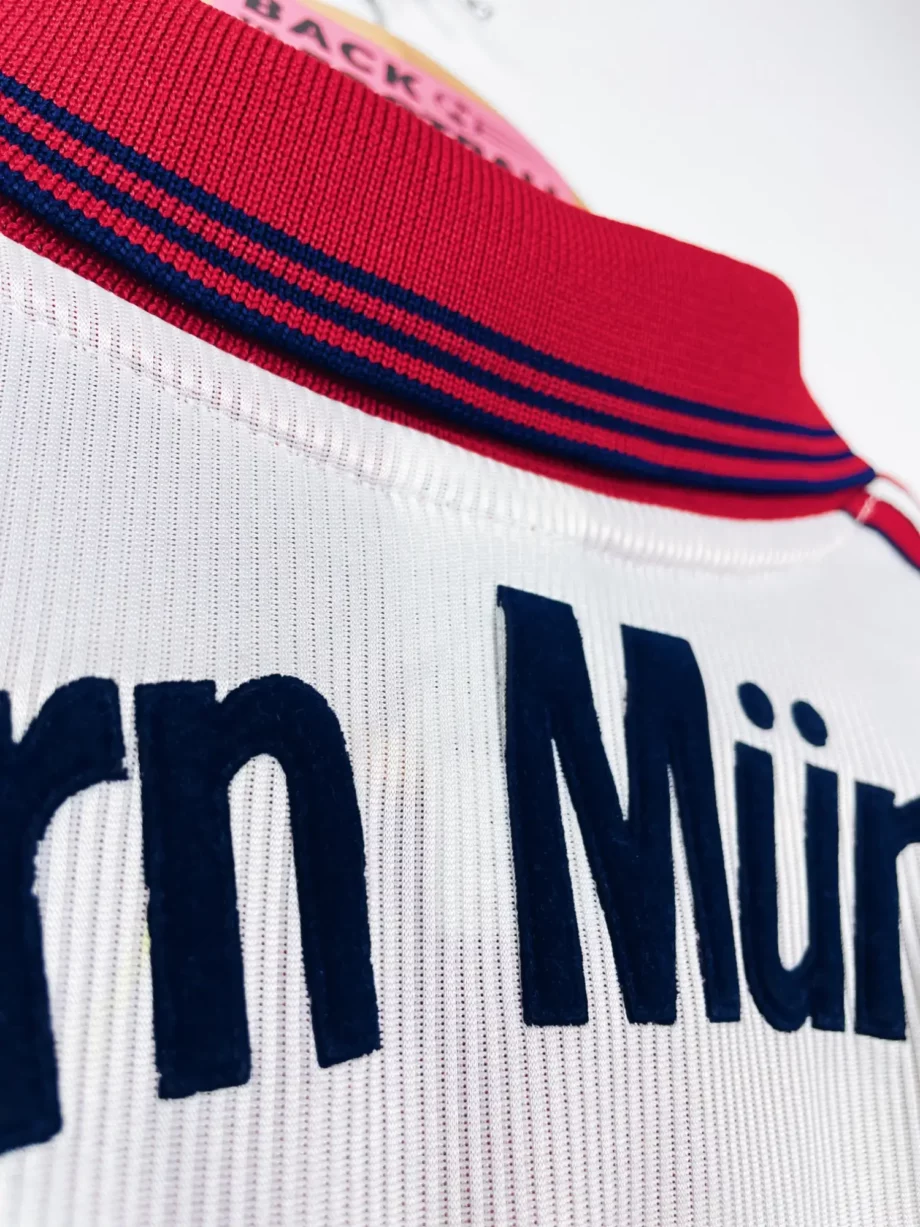 maillot vintage extérieur Bayern Munich 1998/2000