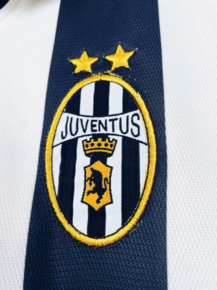 maillot vintage europe Juventus 2001/2002 floqué Trezeguet #17