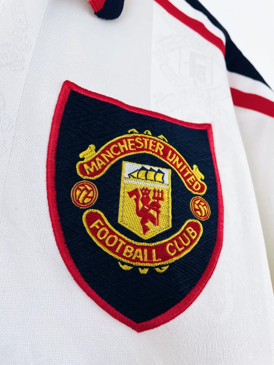 maillot vintage extérieur Manchester United 1997/1999 floqué Beckham #7