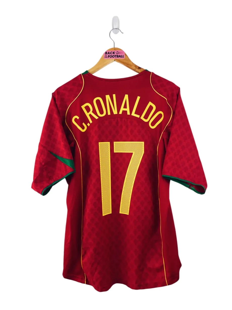 maillot vintage domicile Portugal 2004 floqué C. Ronaldo #17