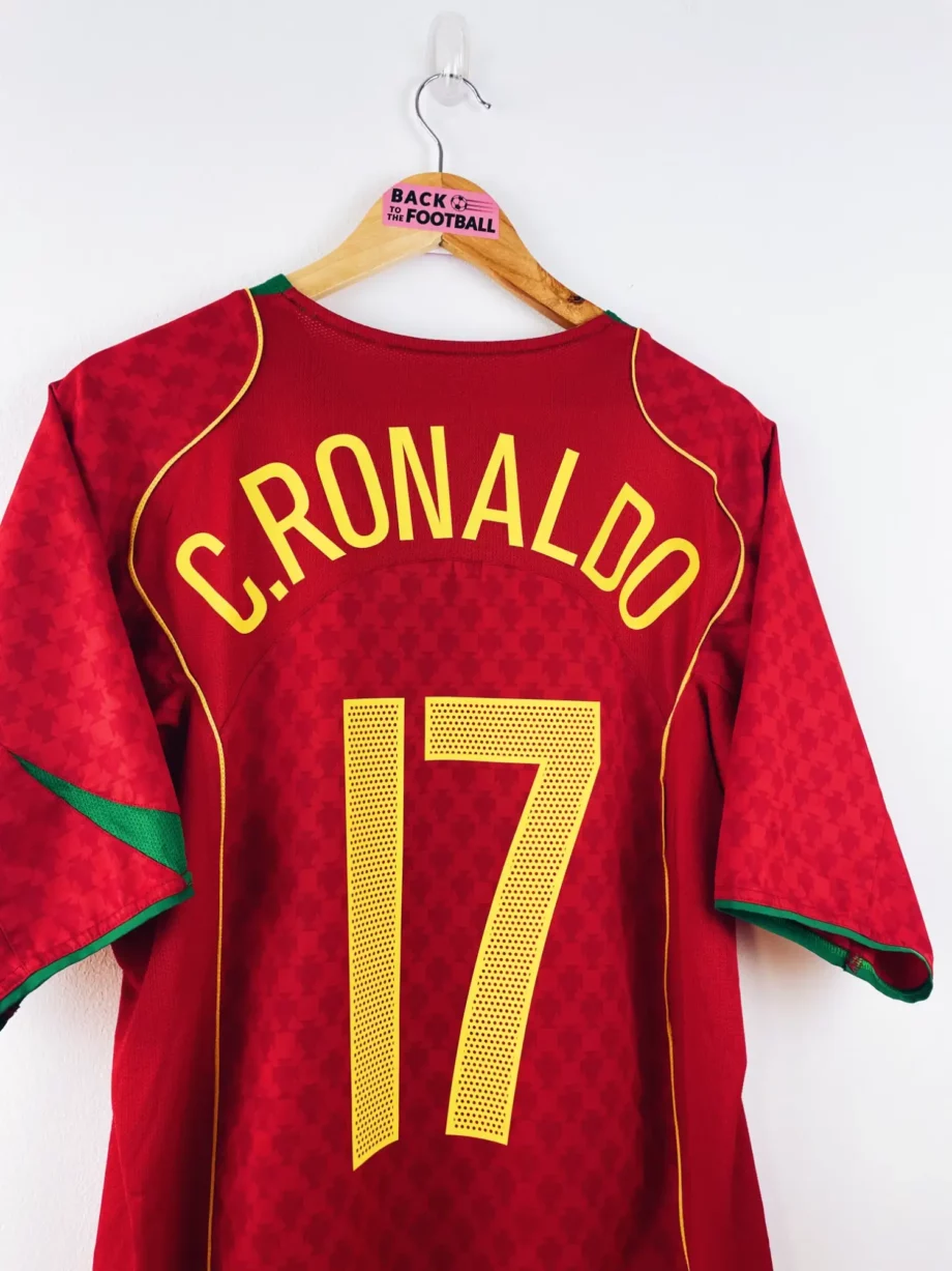 maillot vintage domicile Portugal 2004 floqué C. Ronaldo #17