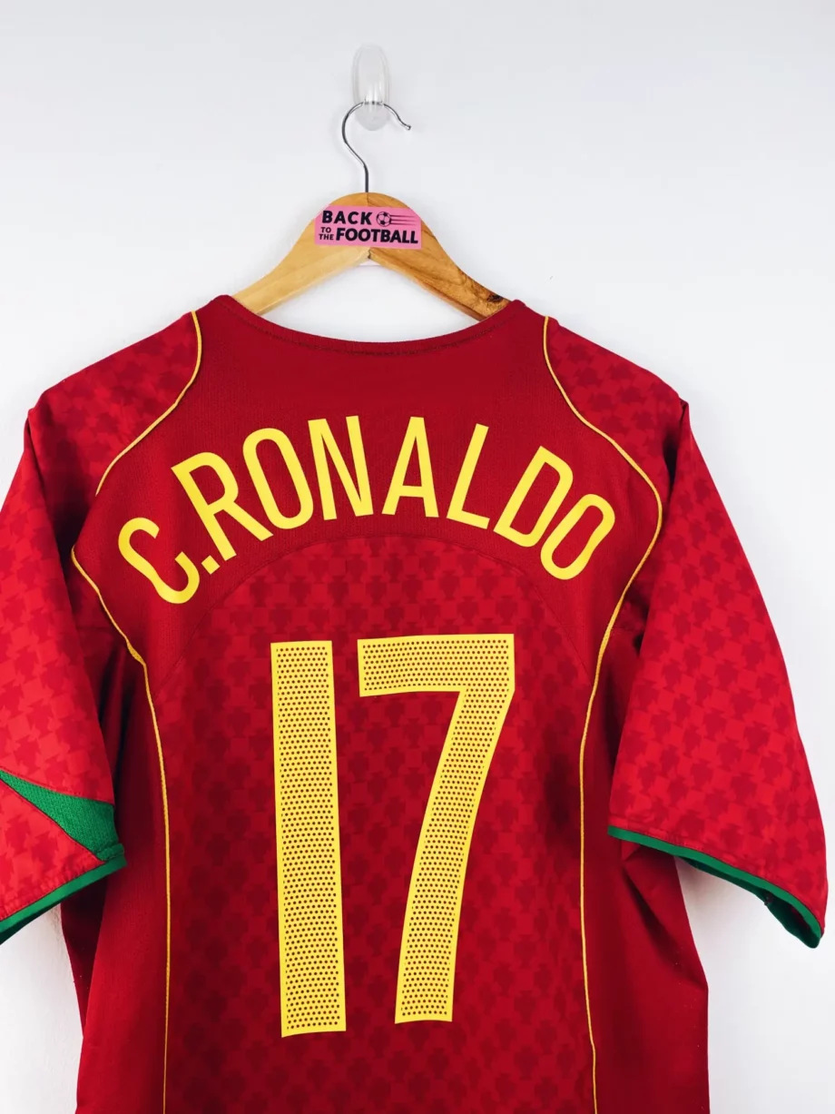 maillot vintage domicile Portugal 2004 floqué C. Ronaldo #17
