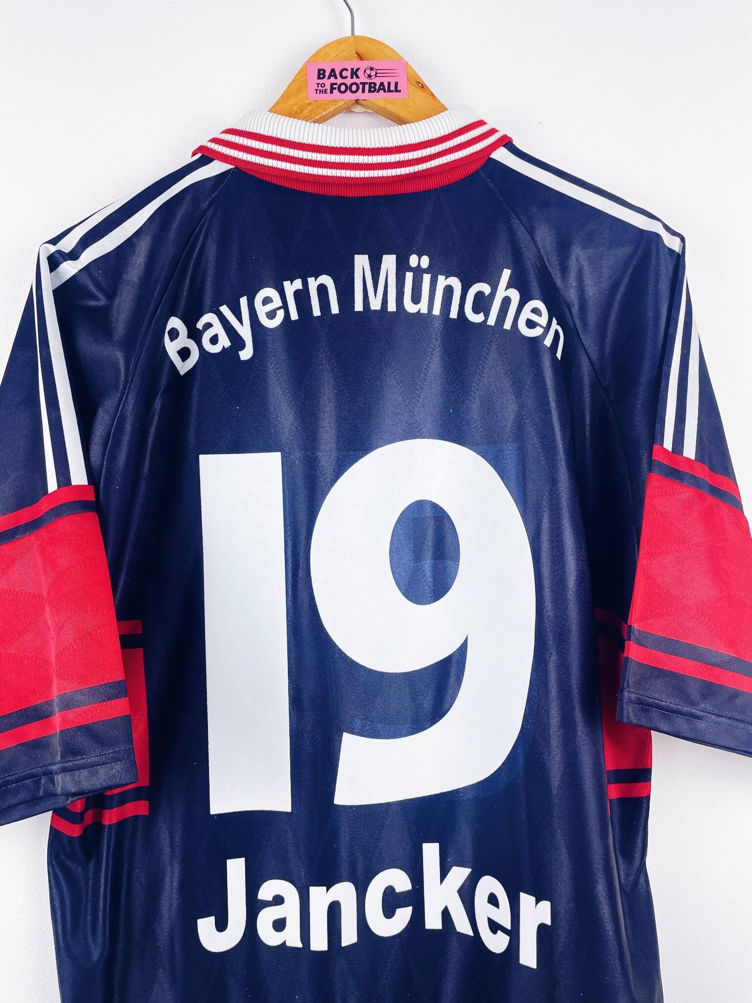 maillot vintage domicile Bayern Munich 1997/1999 floqué Jancker #19