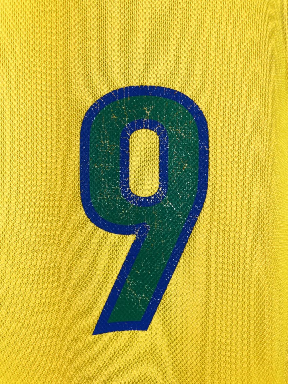 maillot vintage domicile Brésil 1998 floqué Ronaldo #9