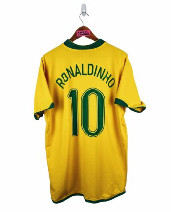 maillot vintage domicile Brésil 2006 floqué Ronaldinho #10