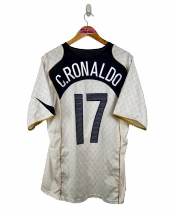 maillot vintage extérieur Portugal 2004 floqué C. Ronaldo #17