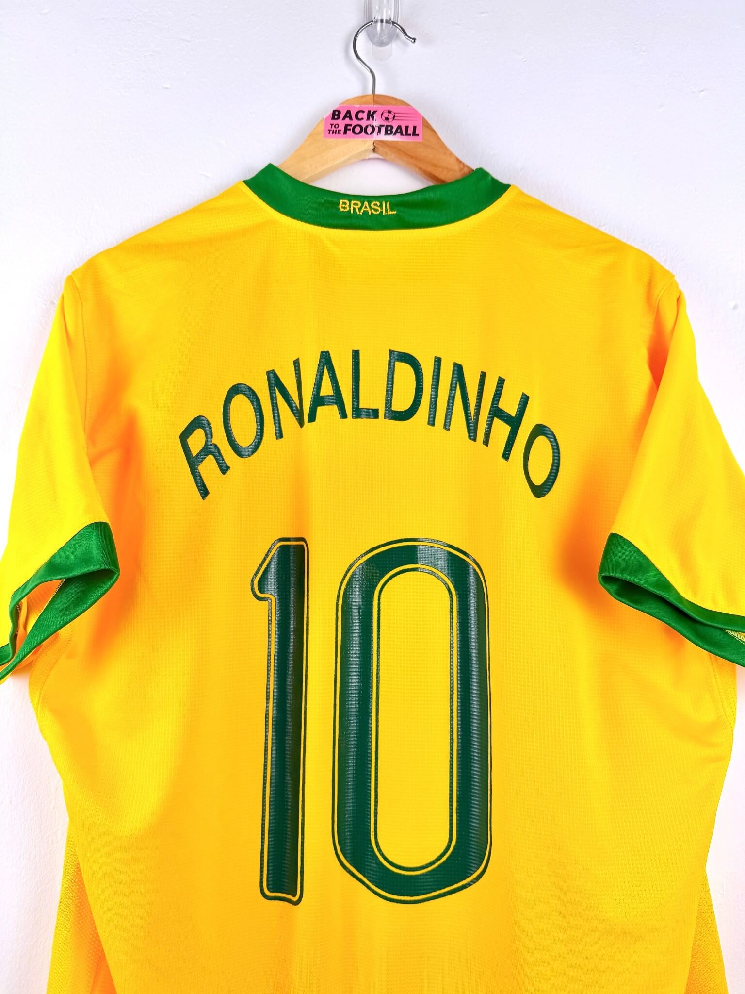 maillot vintage domicile Brésil 2006 floqué Ronaldinho #10
