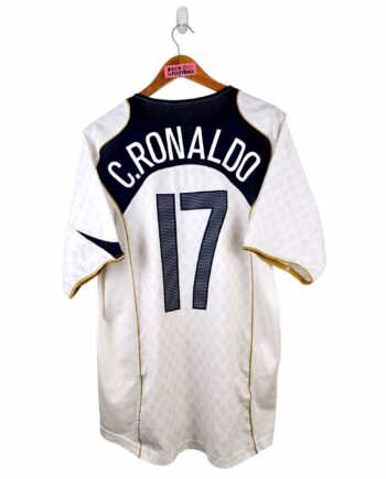 maillot vintage extérieur Portugal 2004 floqué C. Ronaldo #17