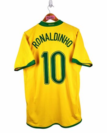 maillot vintage domicile Brésil 2006 floqué Ronaldinho #10